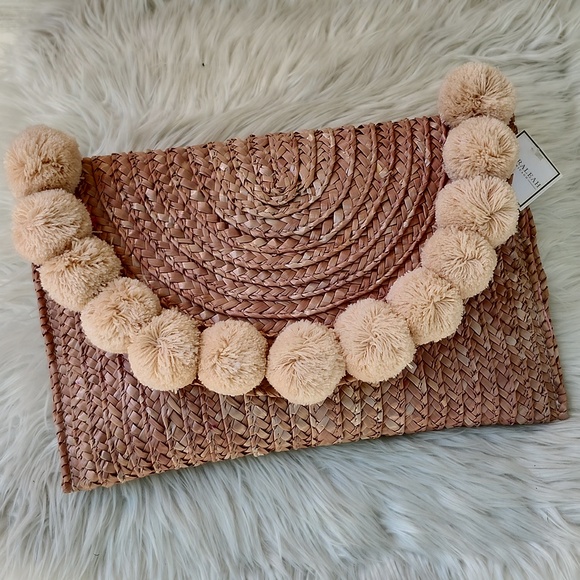Shiraleah Handbags - NWT SHIRALEAH FORTUNA STRAW CLUTCH